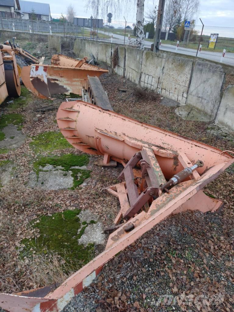 Unimog pług ciężki Chasse neige