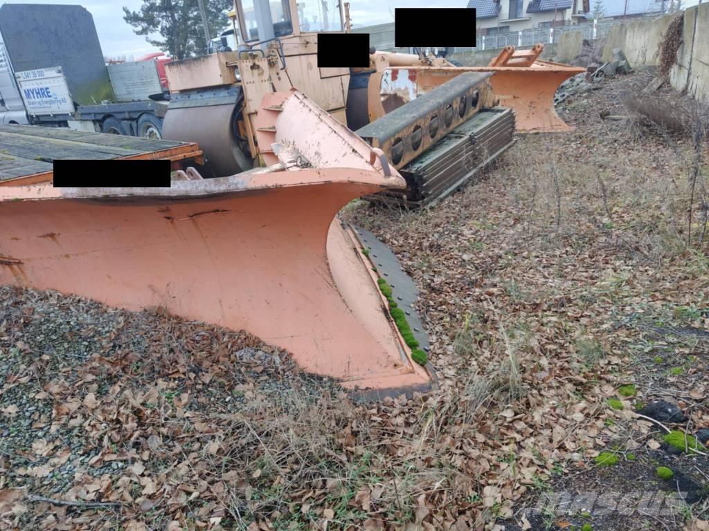 Unimog pług ciężki Chasse neige