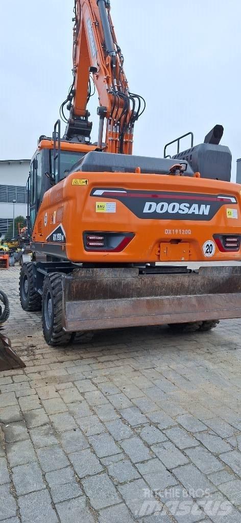 Doosan DX 190 W-7 Pelle sur pneus
