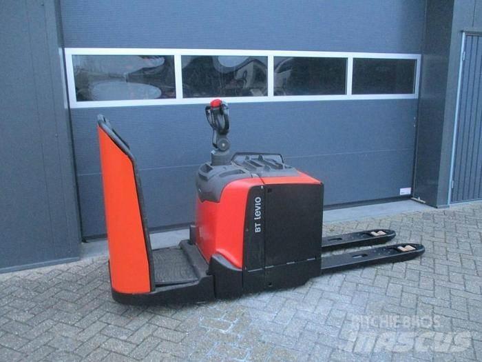 Toyota LPE 250 Transpalette accompagnant porté debout