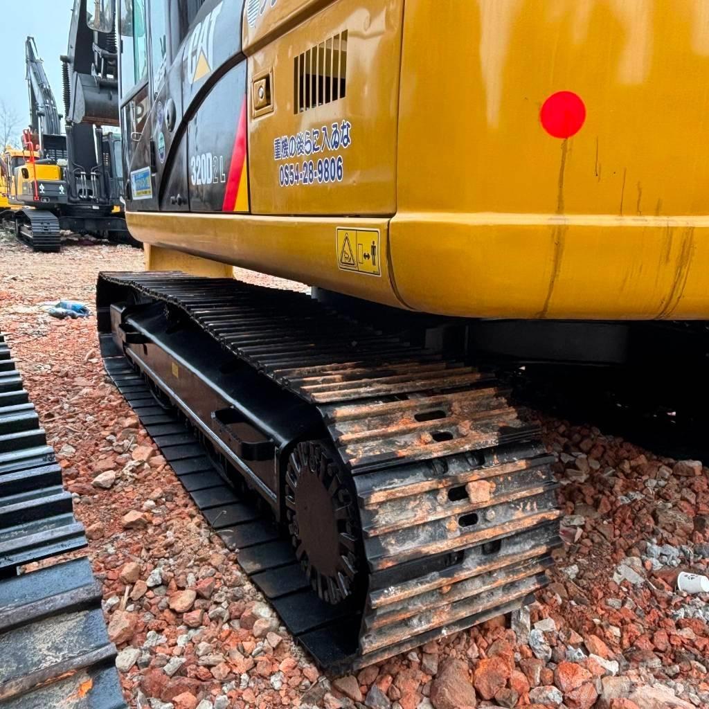 CAT 320 D Pelle sur chenilles