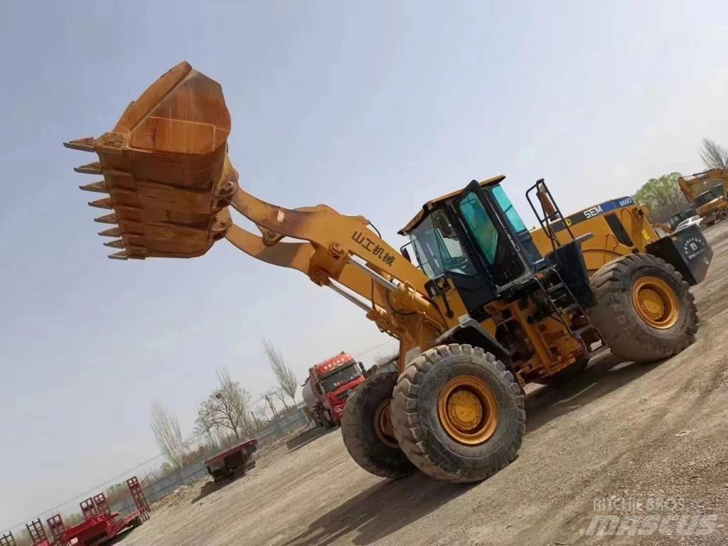 CAT 660D Chargeuse sur pneus