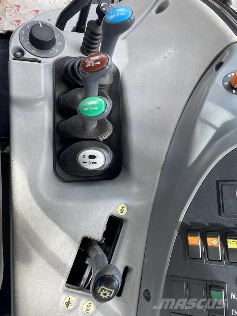 Valtra T 121 HT Tracteur