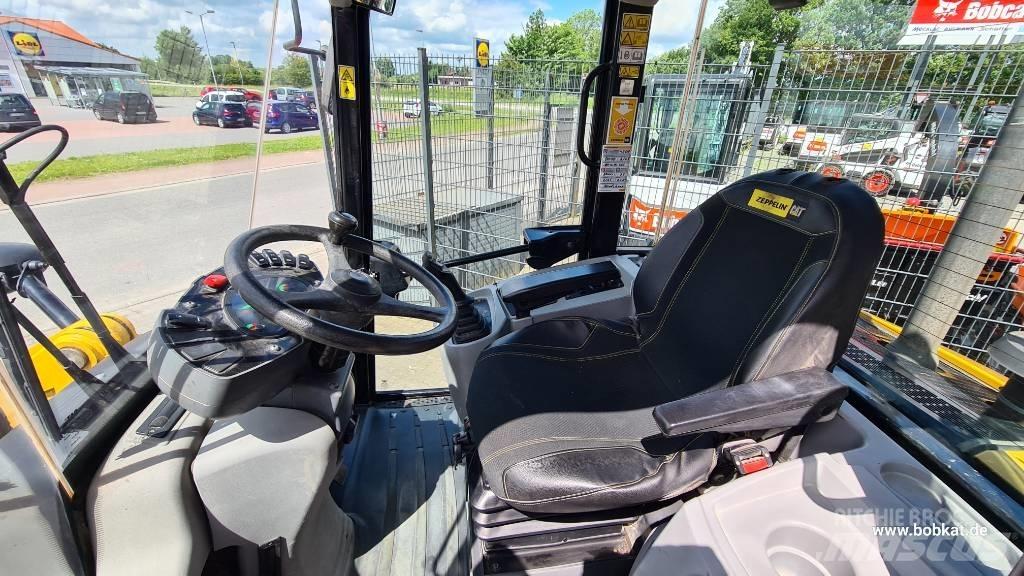 CAT 908 Chargeuse sur pneus