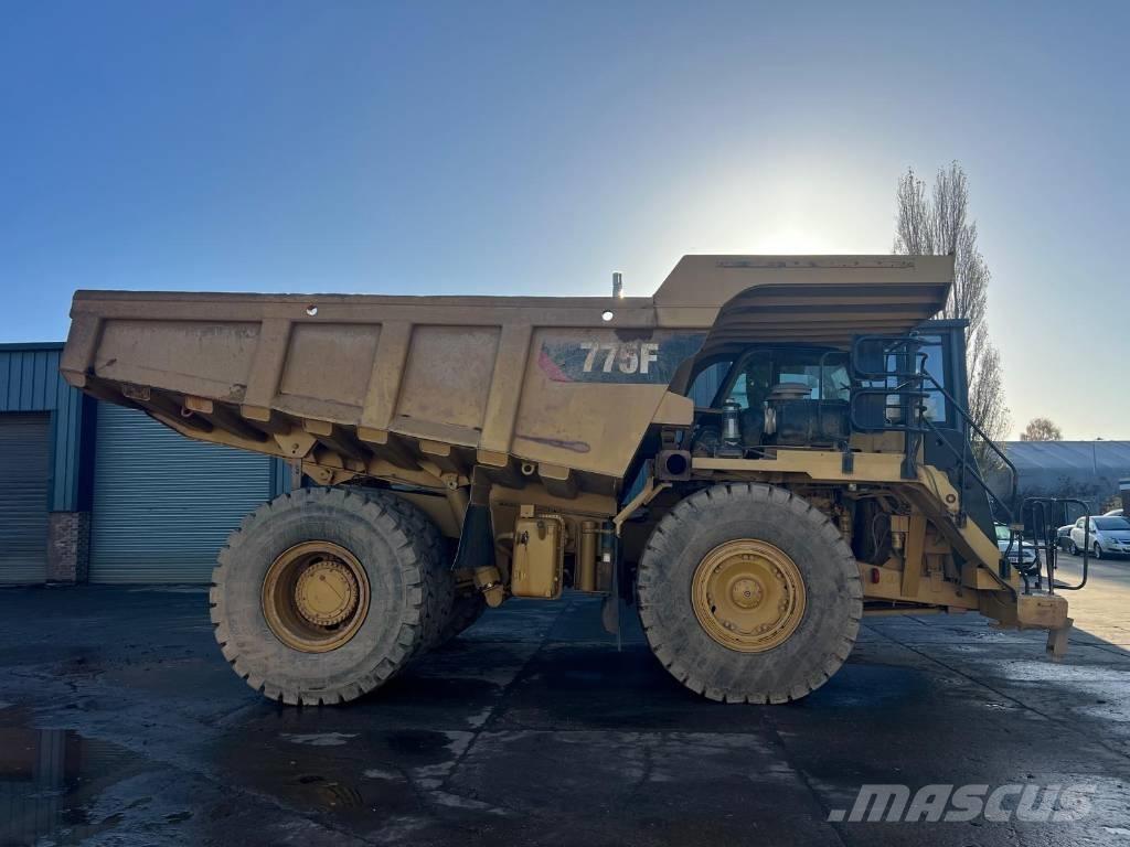 CAT 775 F Tombereau rigide