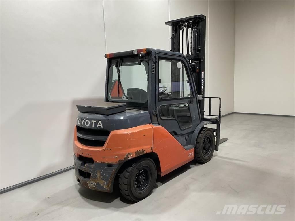 Toyota 40-8FD40N Chariots diesel