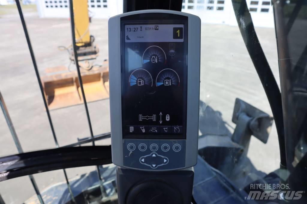 CAT M322D Pelle sur pneus