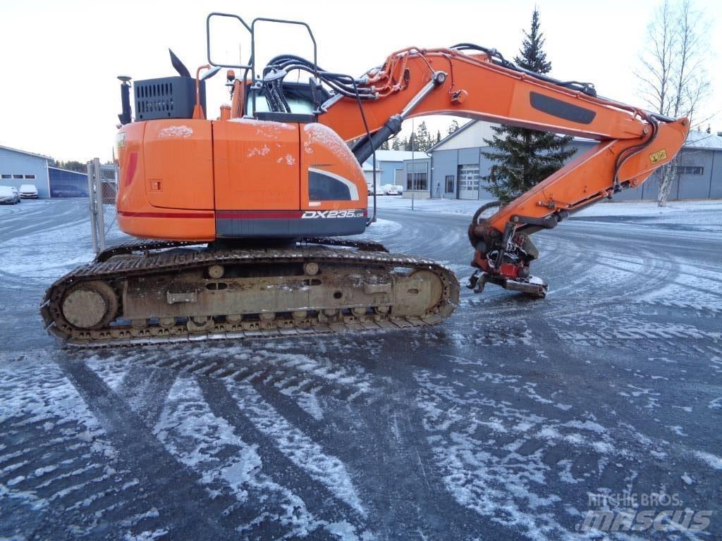Doosan DX 235 Pelle sur chenilles