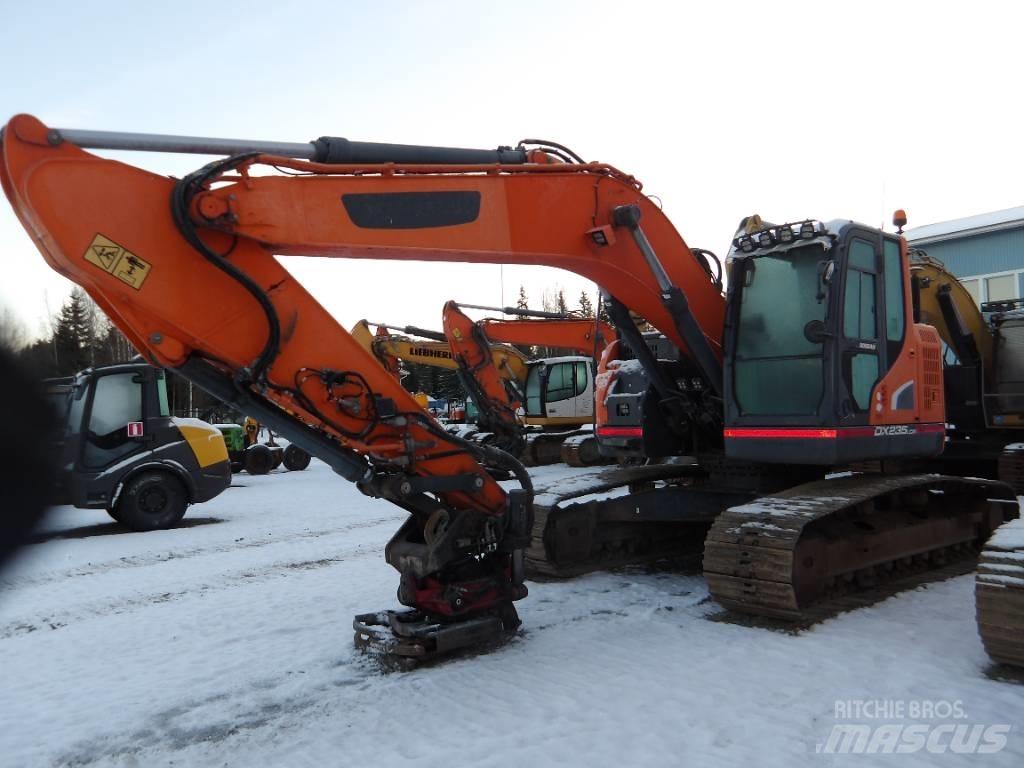 Doosan DX 235 Pelle sur chenilles