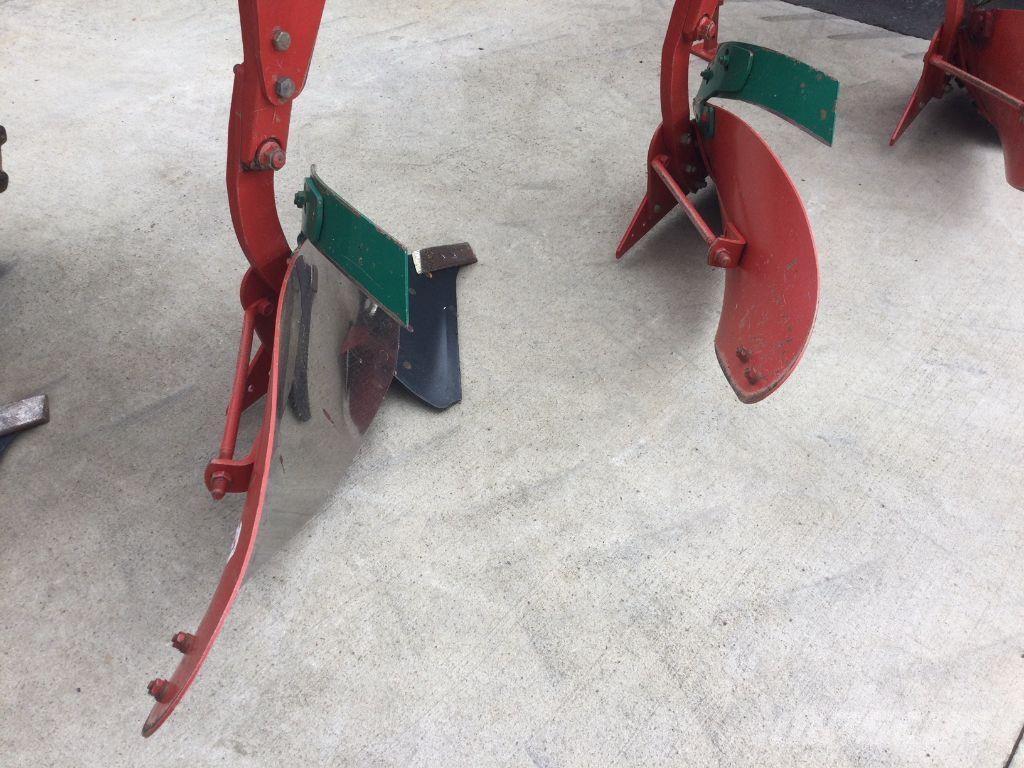 Kverneland LS100 Charrue non réversible