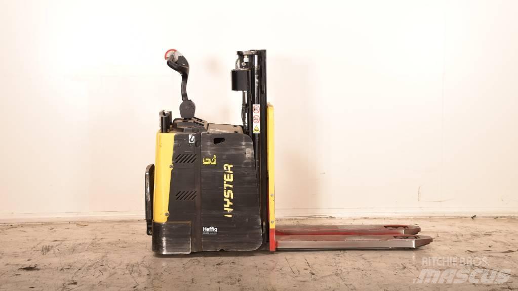 Hyster P2.0SD Transpalette accompagnant porté debout