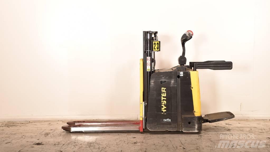 Hyster P2.0SD Transpalette accompagnant porté debout