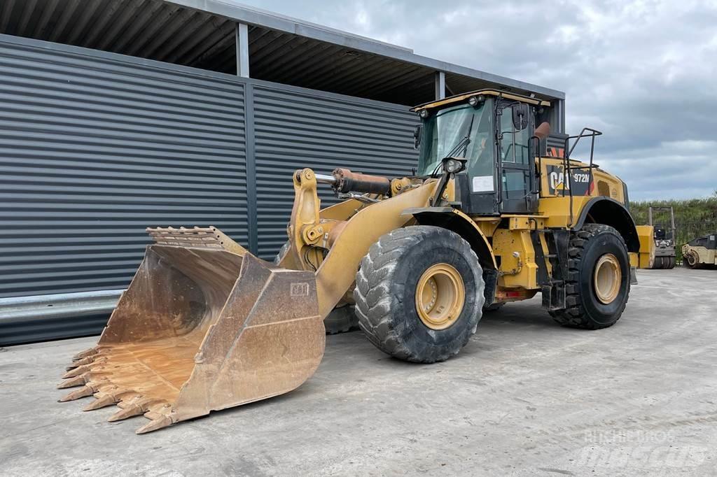 CAT 972M Chargeuse sur pneus