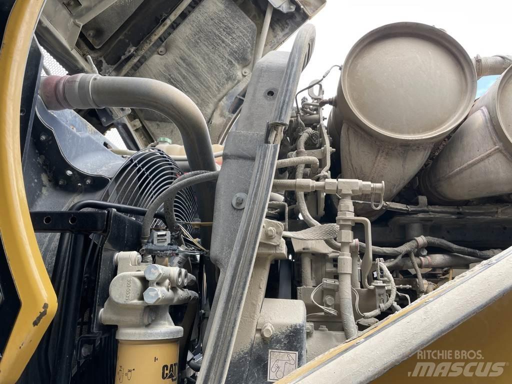 CAT 972M Chargeuse sur pneus