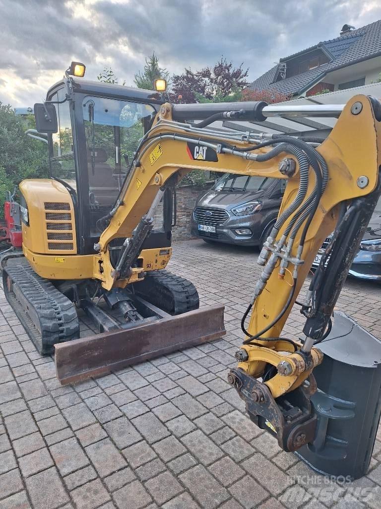 CAT 302.7 D CR Mini pelle < 7t
