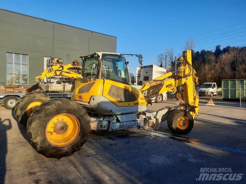 Menzi Muck M535 Pelle sur pneus