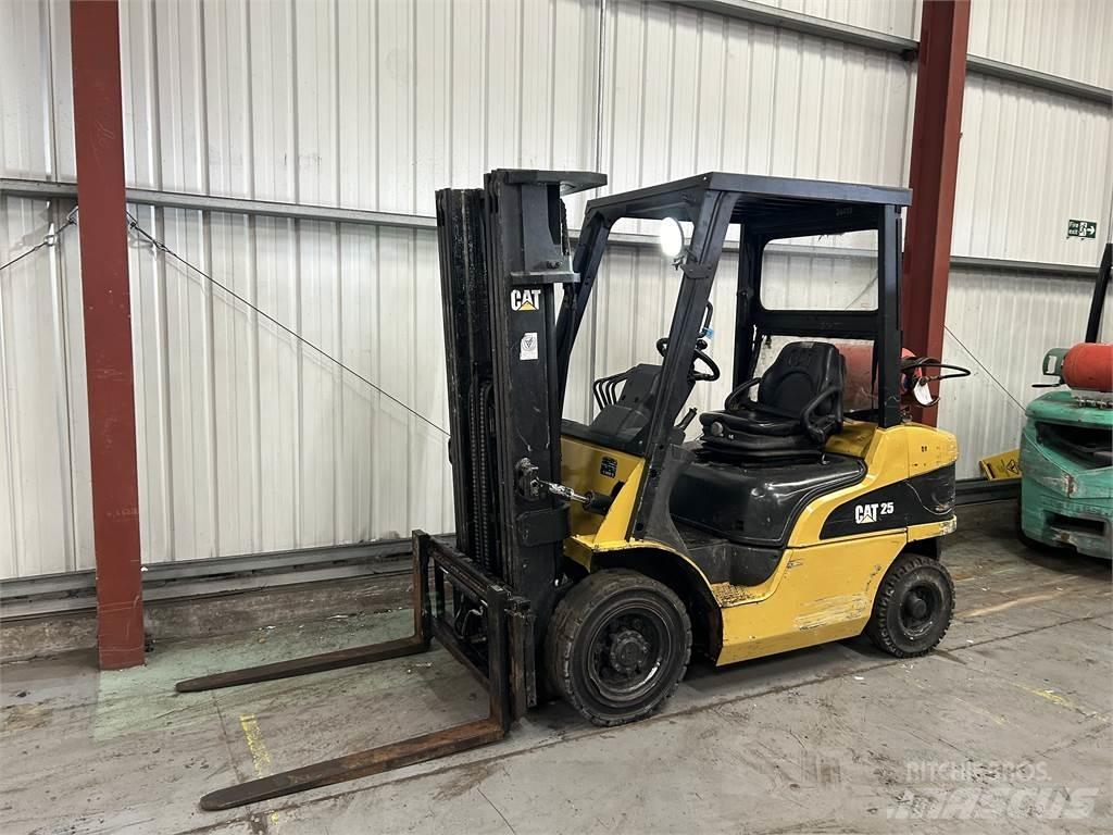 CAT GP25NT Chariots GPL