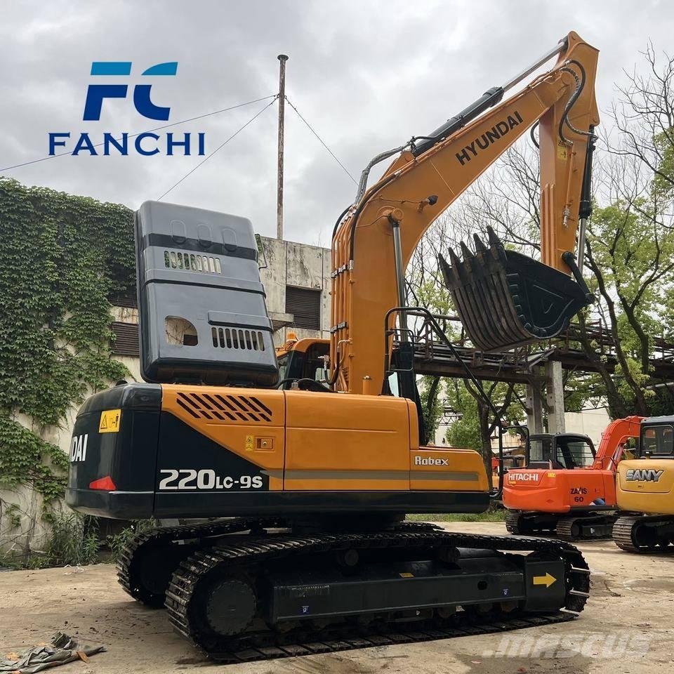 Hyundai 220LC-9S Pelle sur chenilles