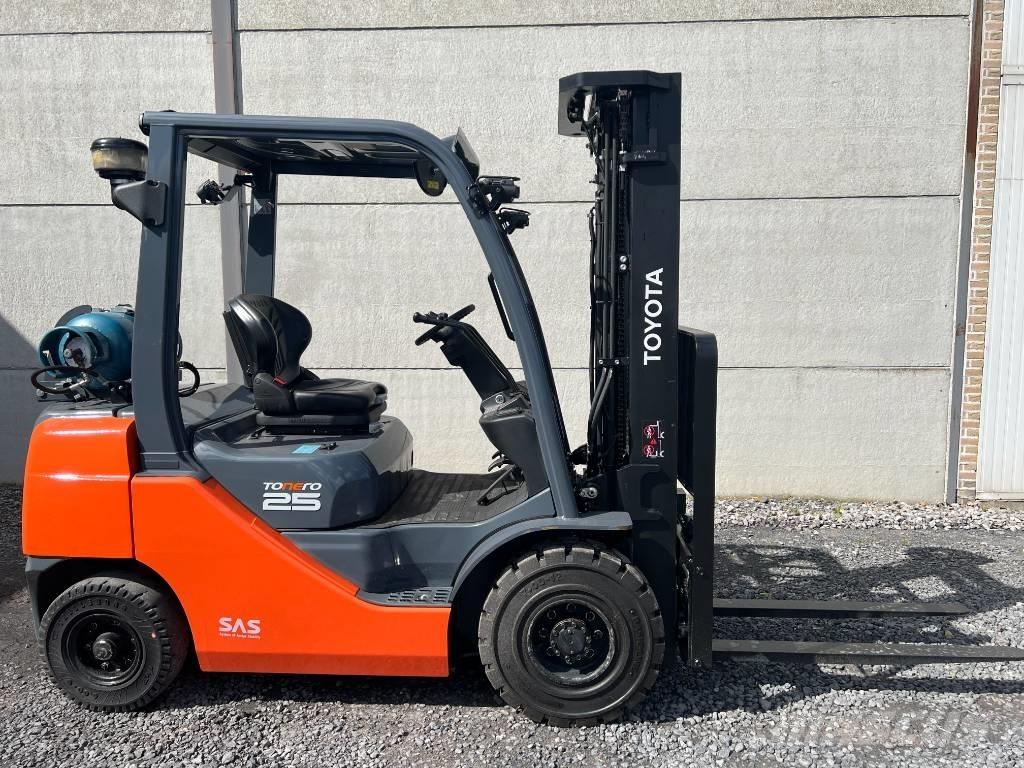 Toyota 02-8 FGF 25 Chariots GPL