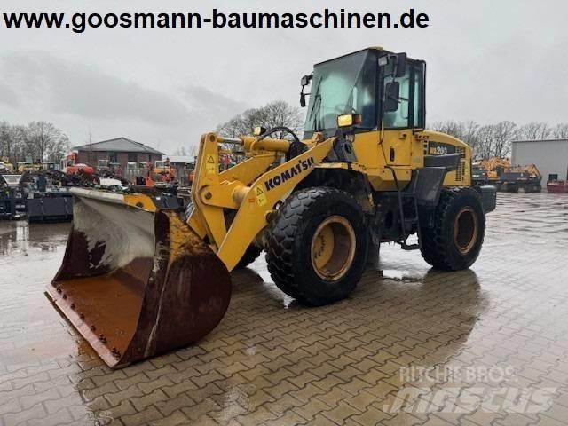 Komatsu WA 200 Chargeuse sur pneus