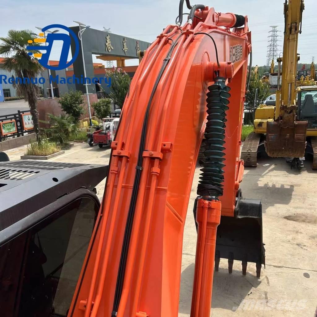 Hitachi ZX 200 Pelle sur chenilles