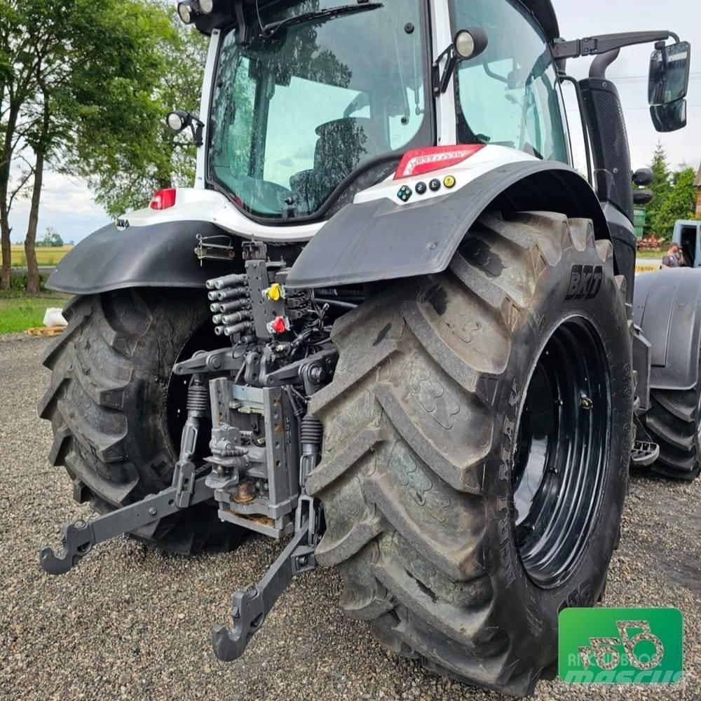 Valtra N174 Tracteur