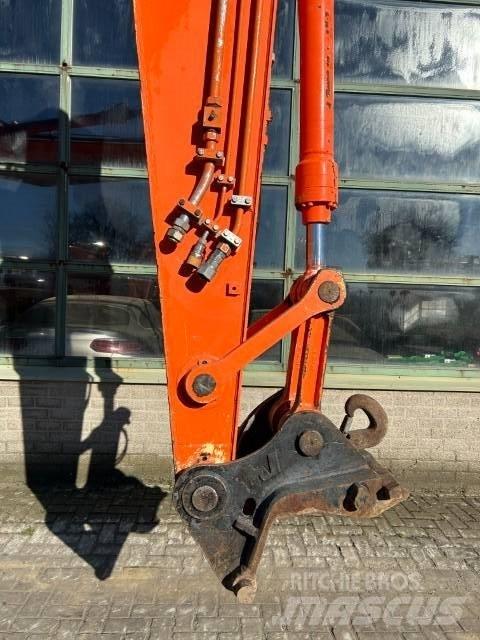 Hitachi ZX 160 W Pelle sur pneus