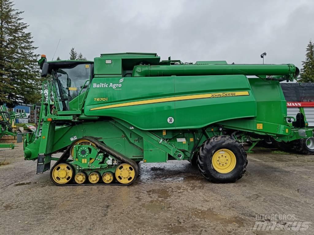 John Deere T670i Moissonneuse batteuse
