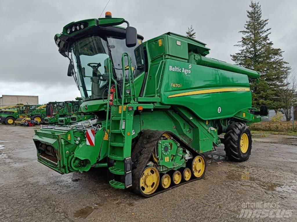 John Deere T670i Moissonneuse batteuse