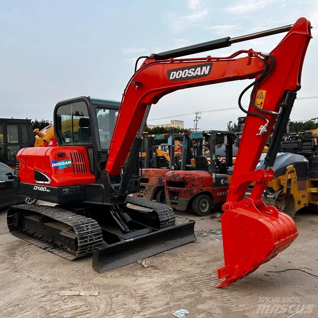Doosan DX60 Pelle sur chenilles