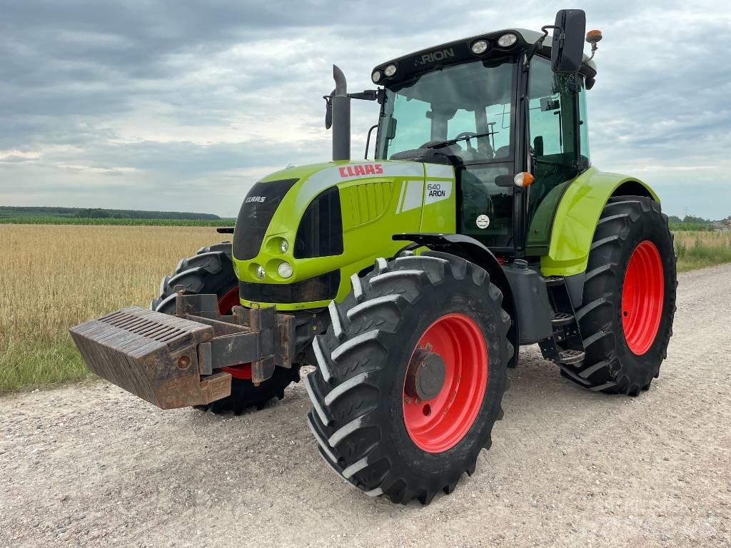 CLAAS Arion 640 Tracteur