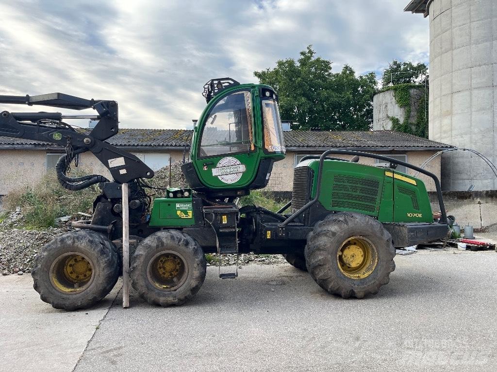 John Deere 1070 E Abatteuse