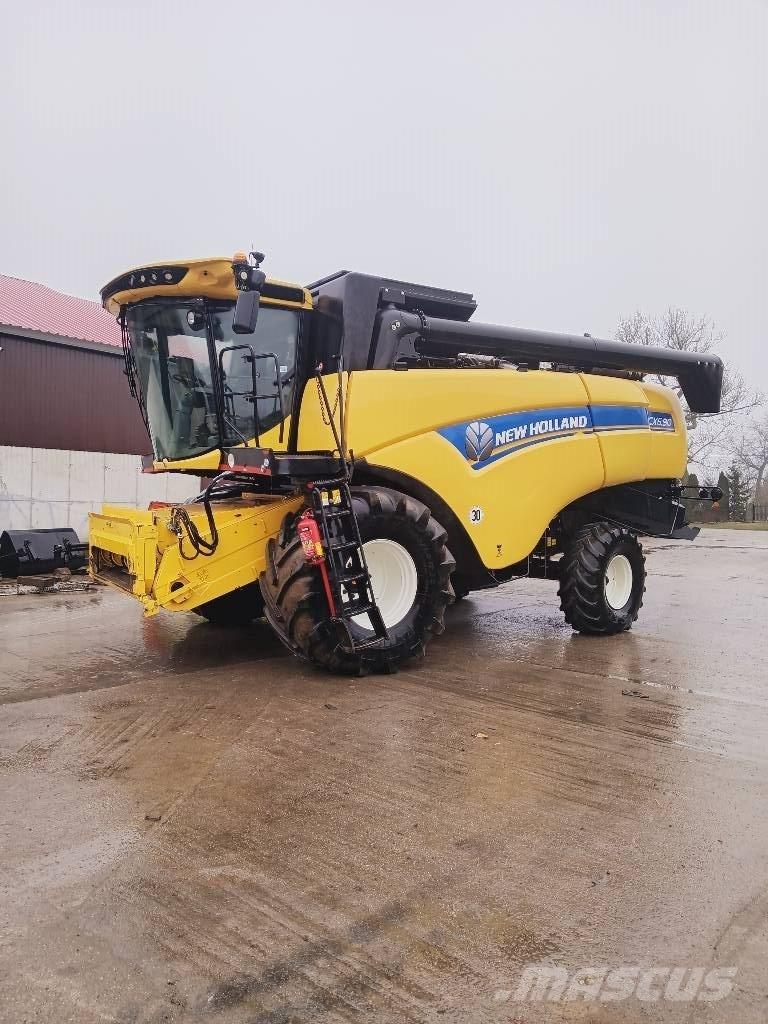 New Holland CX6.90 Moissonneuse batteuse
