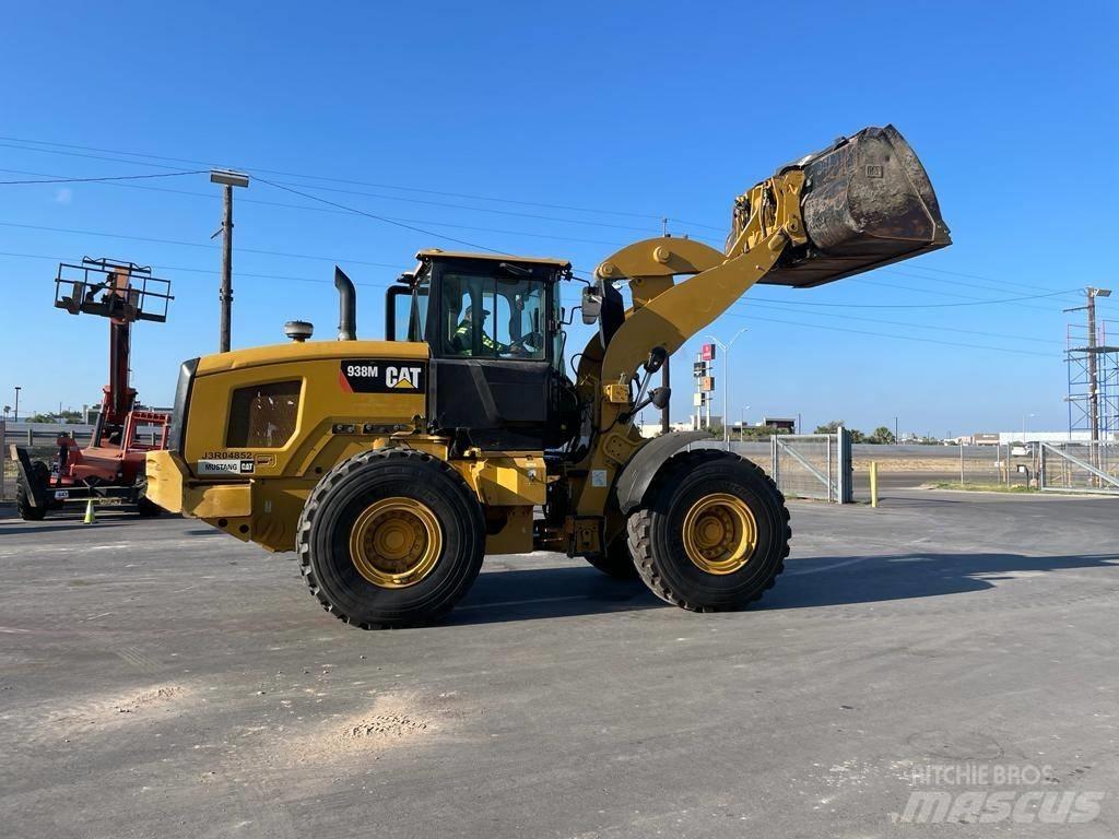 CAT 938M Chargeuse sur pneus
