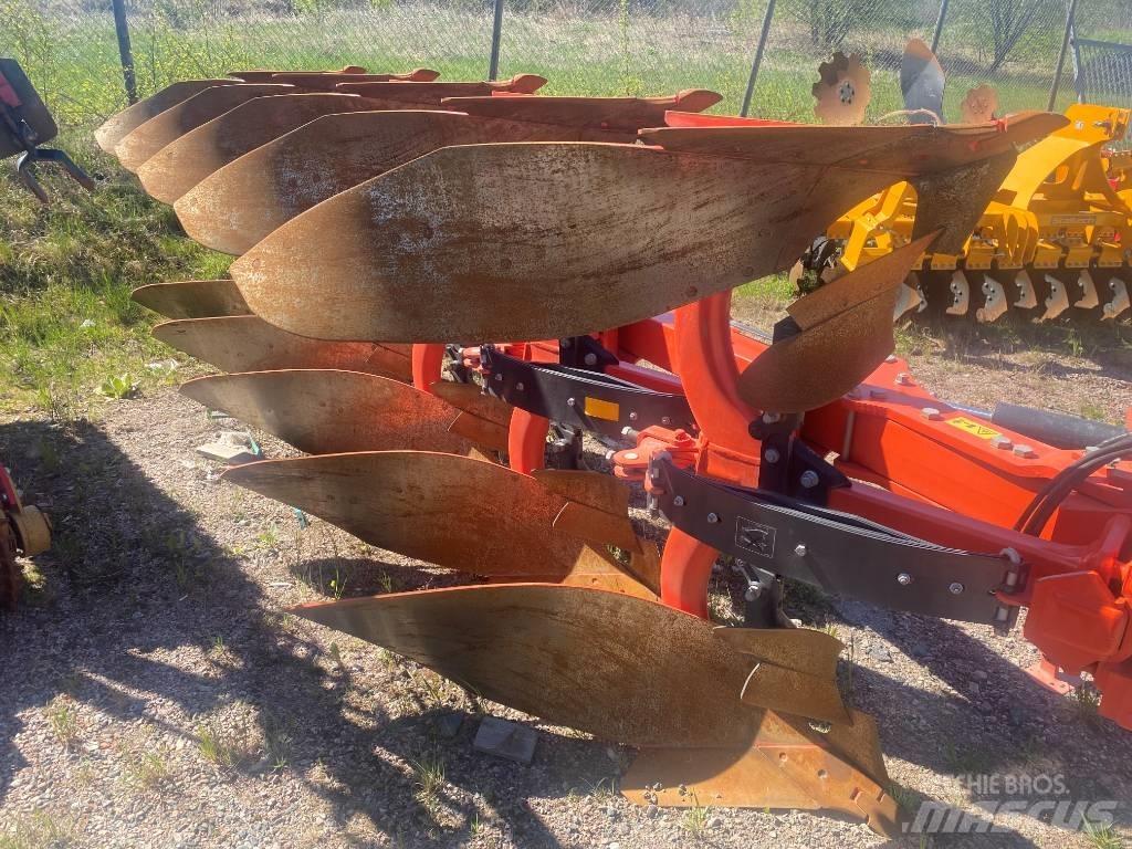 Kubota RM 300 SV Charrue réversible