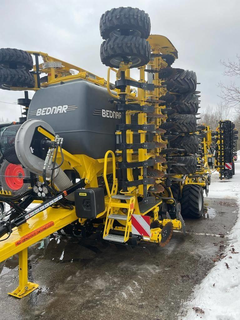 Bednar Omega 8000 FL Semoir combiné