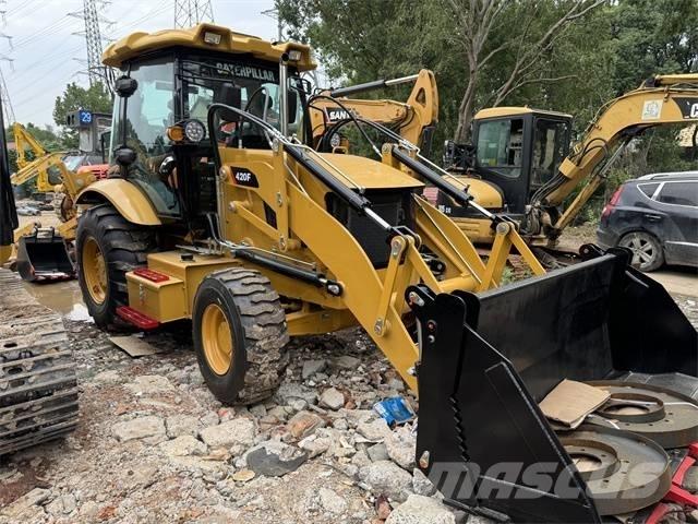 CAT 420 F Tractopelle