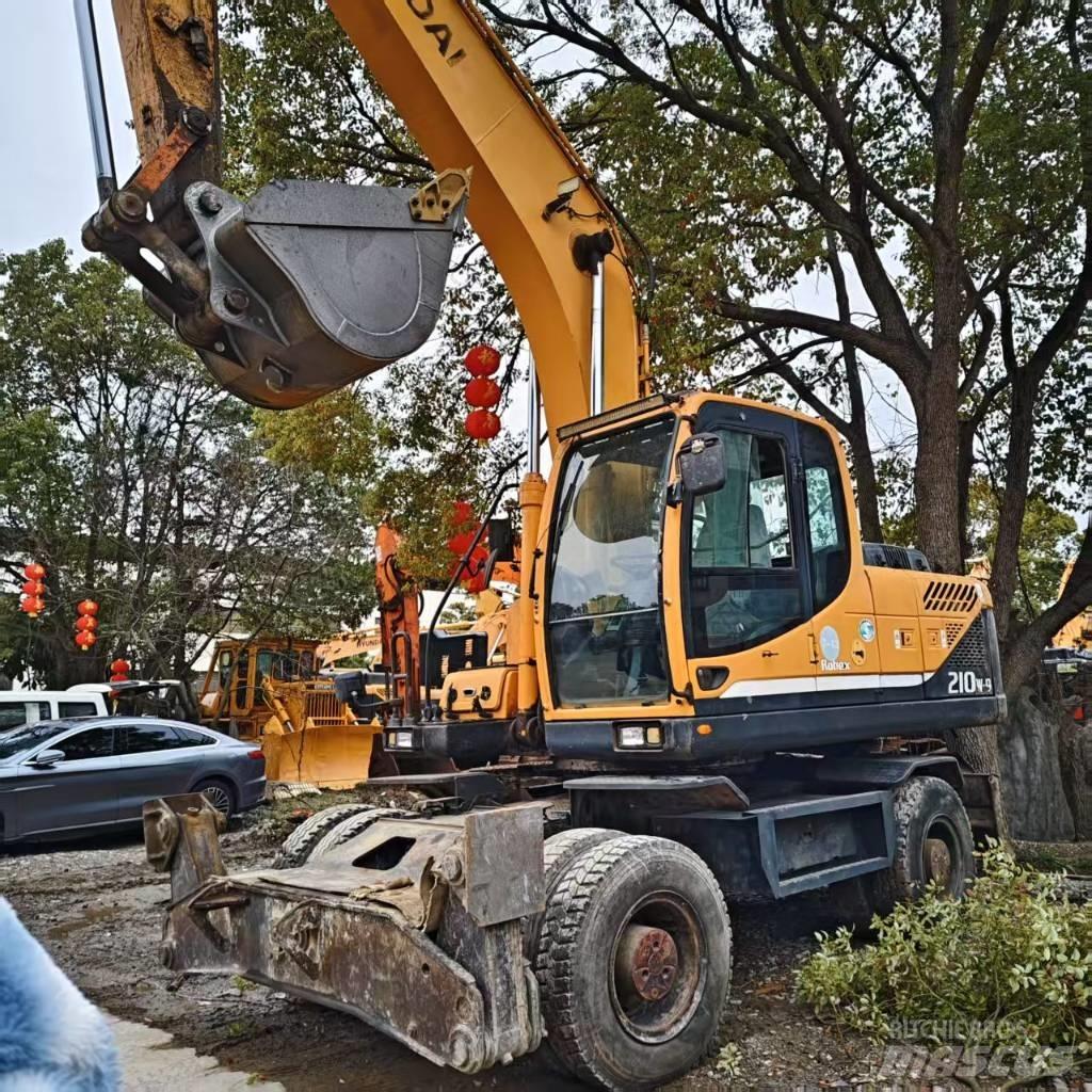 Hyundai 210w-9 Pelle sur pneus
