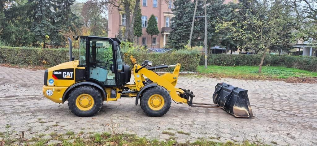 CAT 906 Chargeuse sur pneus