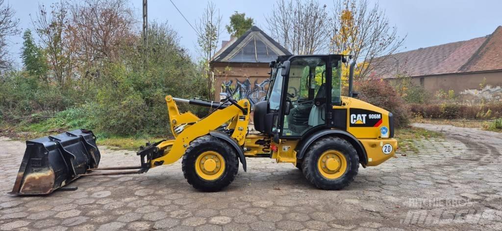 CAT 906 Chargeuse sur pneus