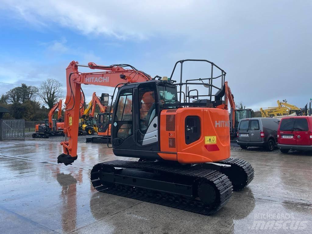 Hitachi ZX 135 US-6 Pelle sur chenilles