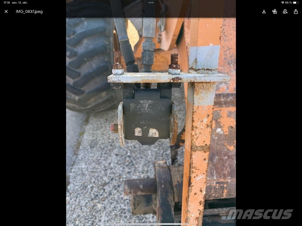CASE 321 E Chargeuse sur pneus