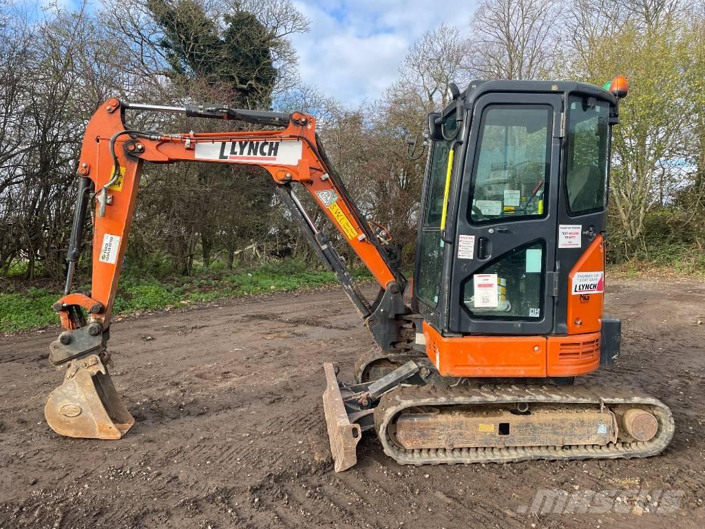 Hitachi ZX 26 U-6 Mini pelle < 7t