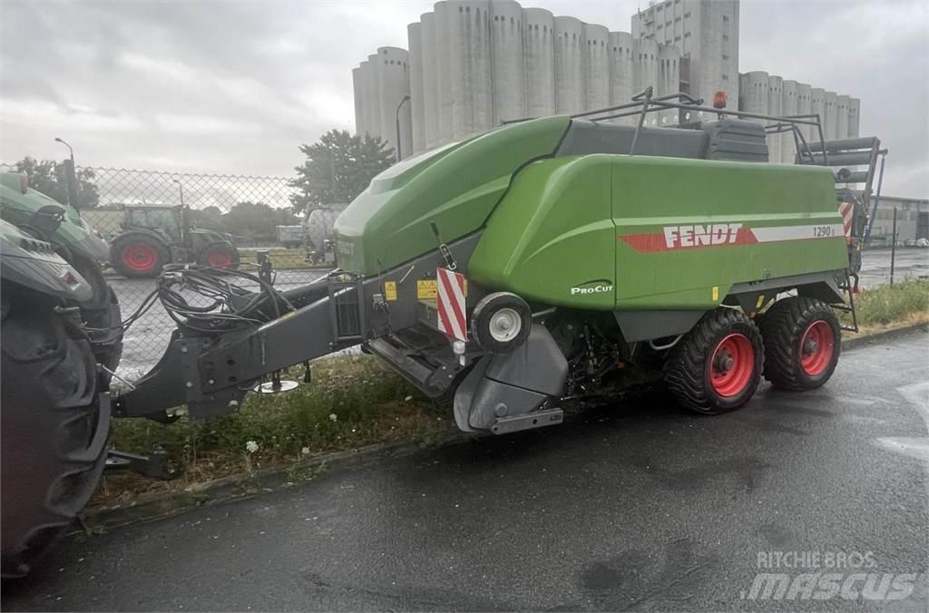 Fendt 1290 S Presse cubique
