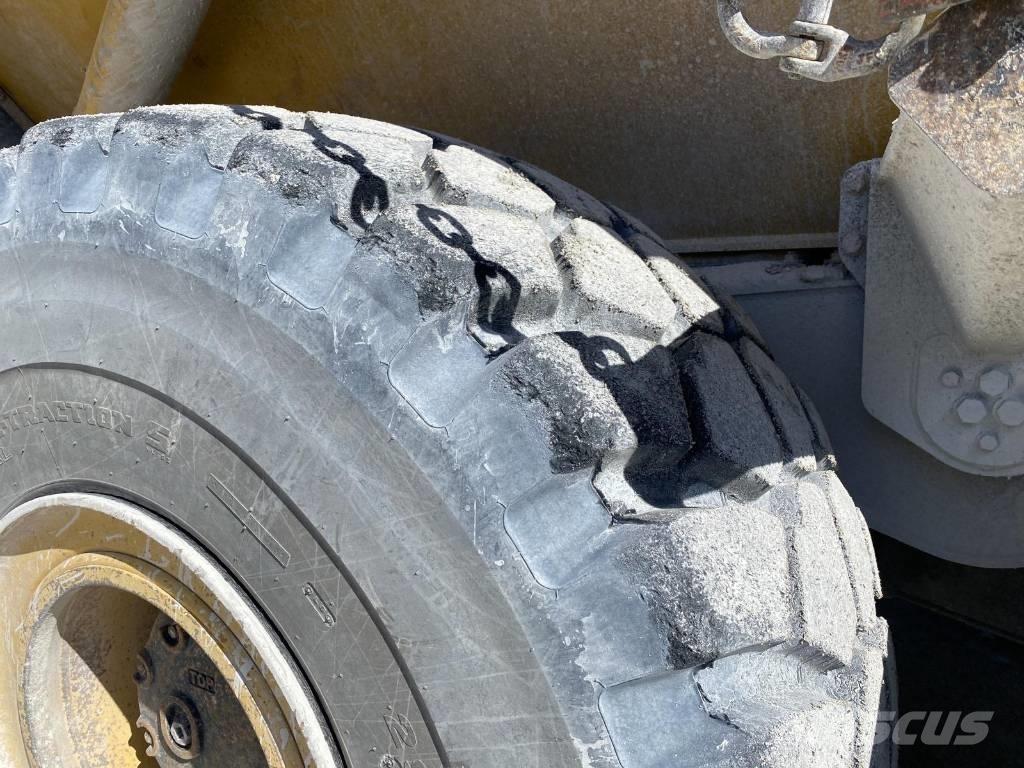 Komatsu HM 400 Tombereau articulé