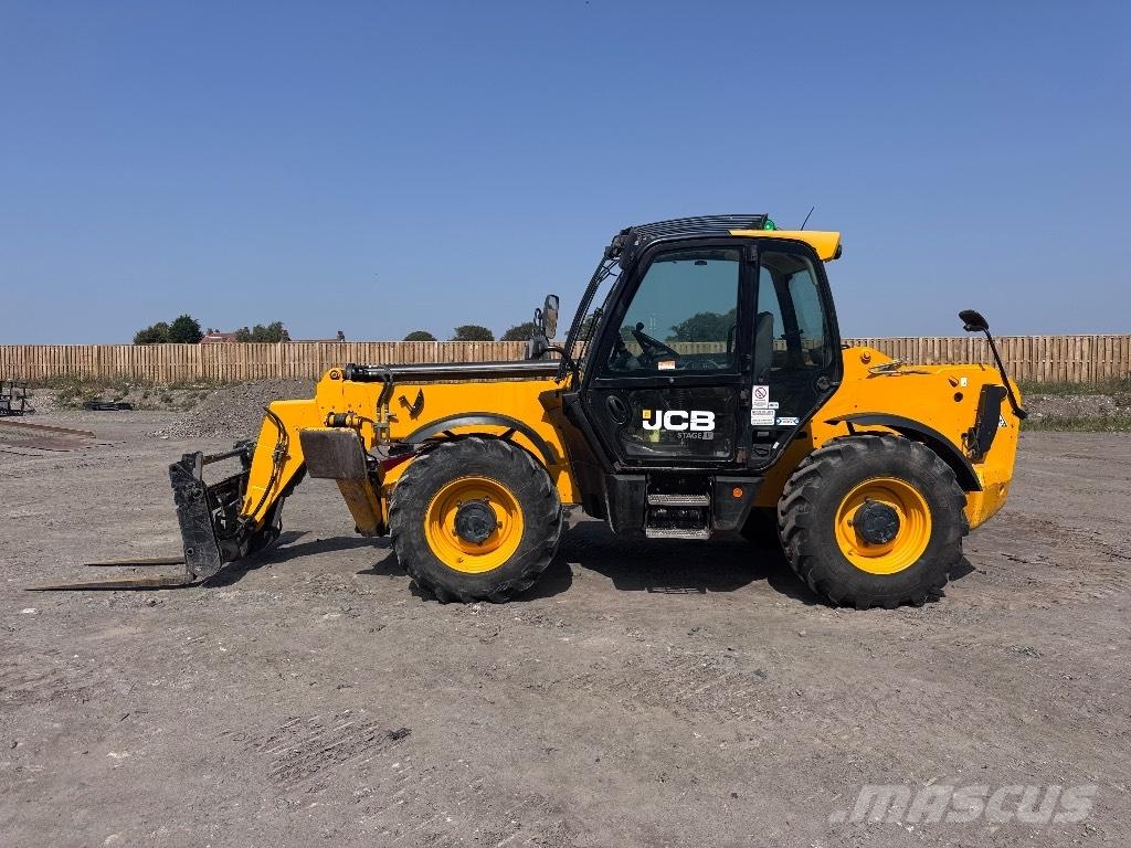 JCB 540-140 Chariot télescopique