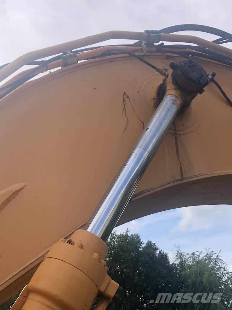 Hyundai R180LC-9A Pelle sur chenilles