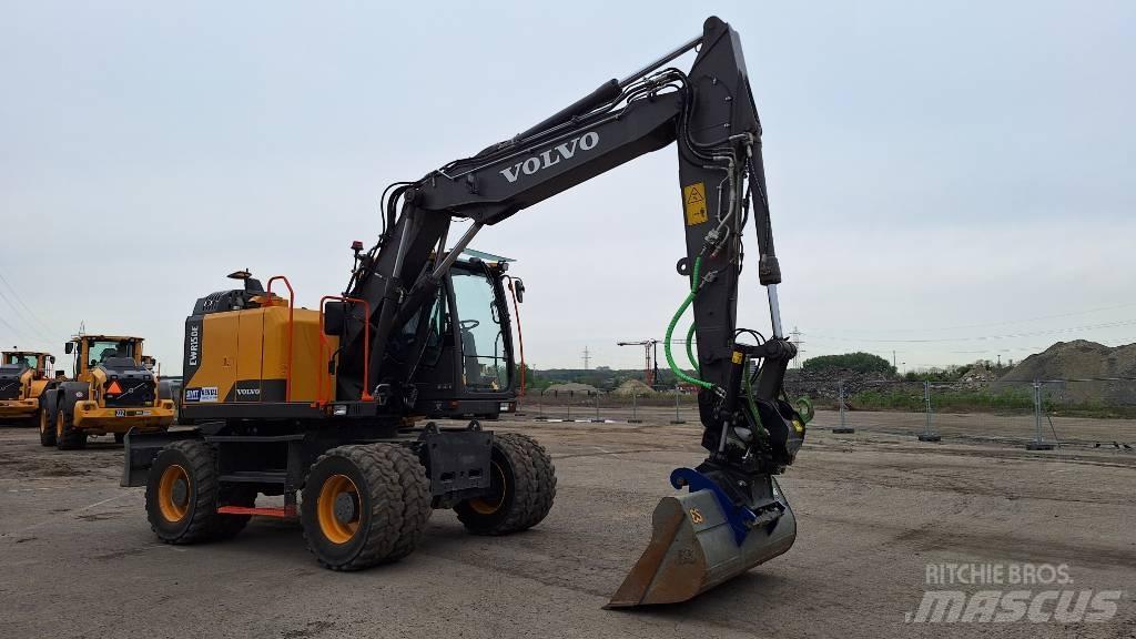 Volvo EWR 150 Pelle sur pneus