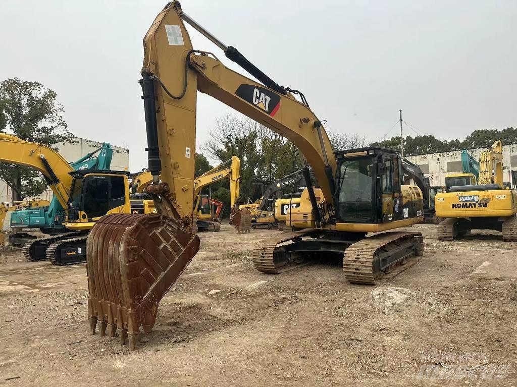 CAT 323D Pelle sur chenilles