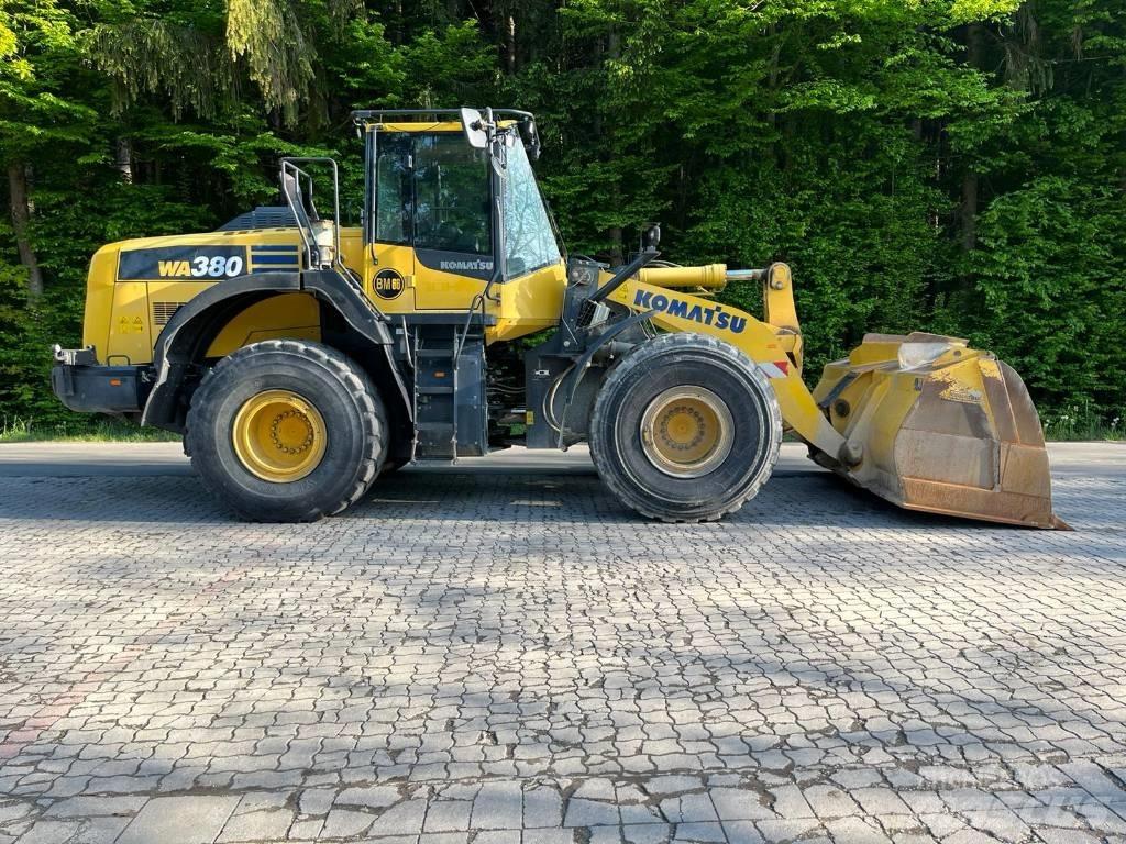 Komatsu WA 380-8 Chargeuse sur pneus